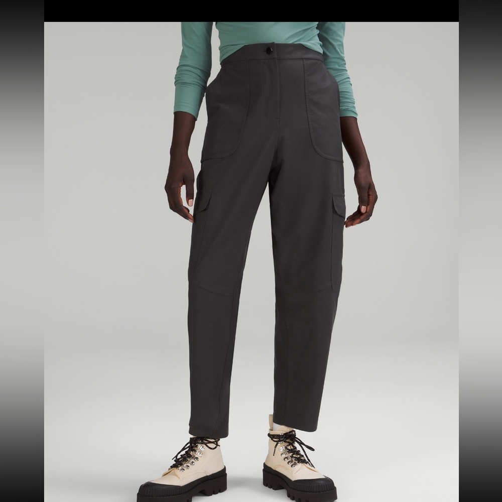 Lululemon Light Utilitech Cargo pocket high rise pant